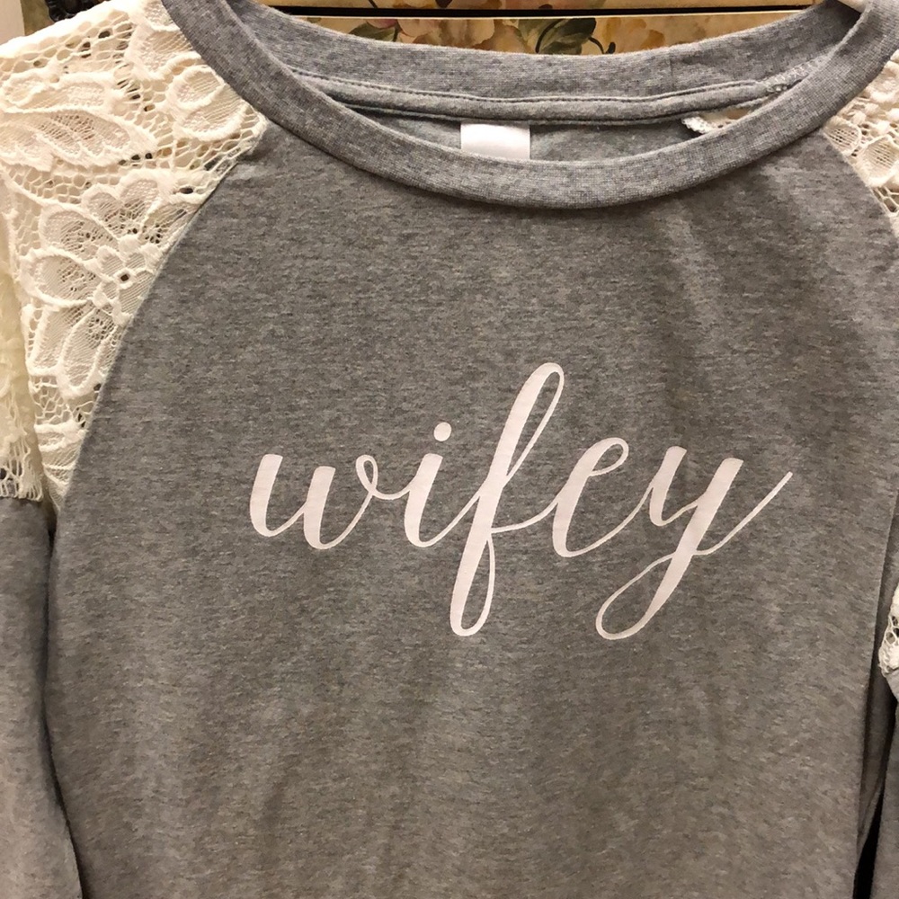 Wifey long sleeve shirt 👰🏽 - Picture 2 of 4